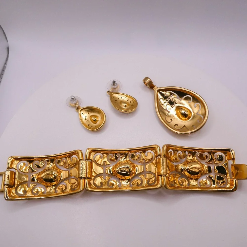 Brighton Versailles Jupiter Blue Hammered Goldtone Bracelet Pendant Earring Set